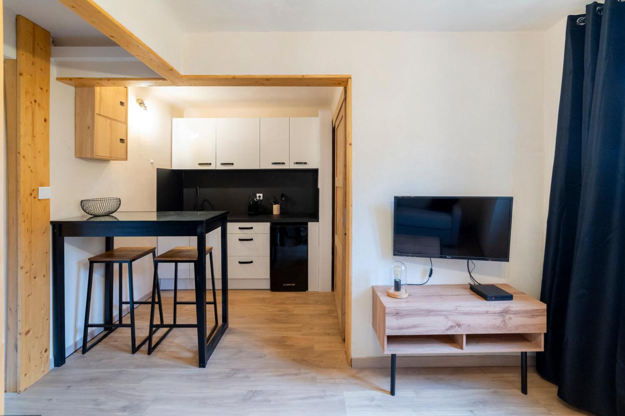 La Galleanne Studio Agreable Et Chaleureux Briançon Екстериор снимка